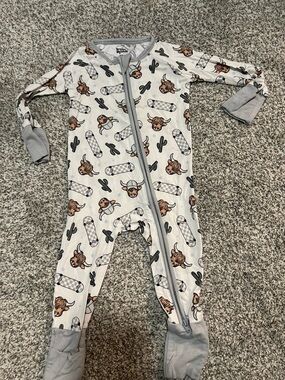 Dream big little co - Gray Western Cow w/ skateboard print Footed sleeper